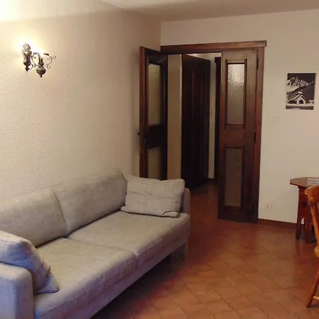 Champraz 1- Jardin Apartment *