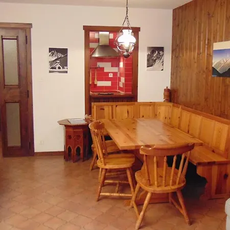 Champraz 1- Jardin Apartment *