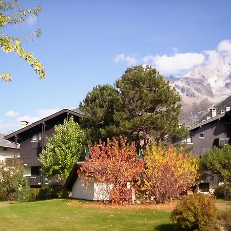 Champraz 1- Jardin Apartment *