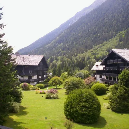 Champraz 1- Jardin Apartment *